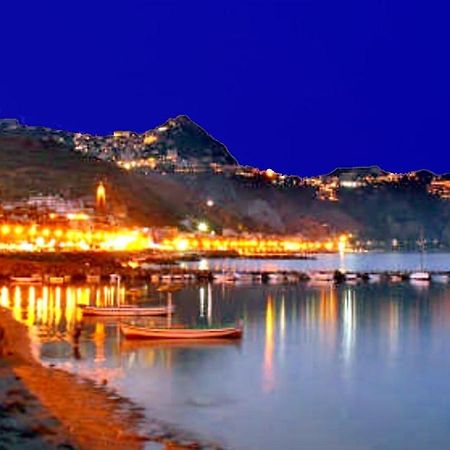 Roberto House Beach - Taormina Mare Джардіні-Наксос Екстер'єр фото