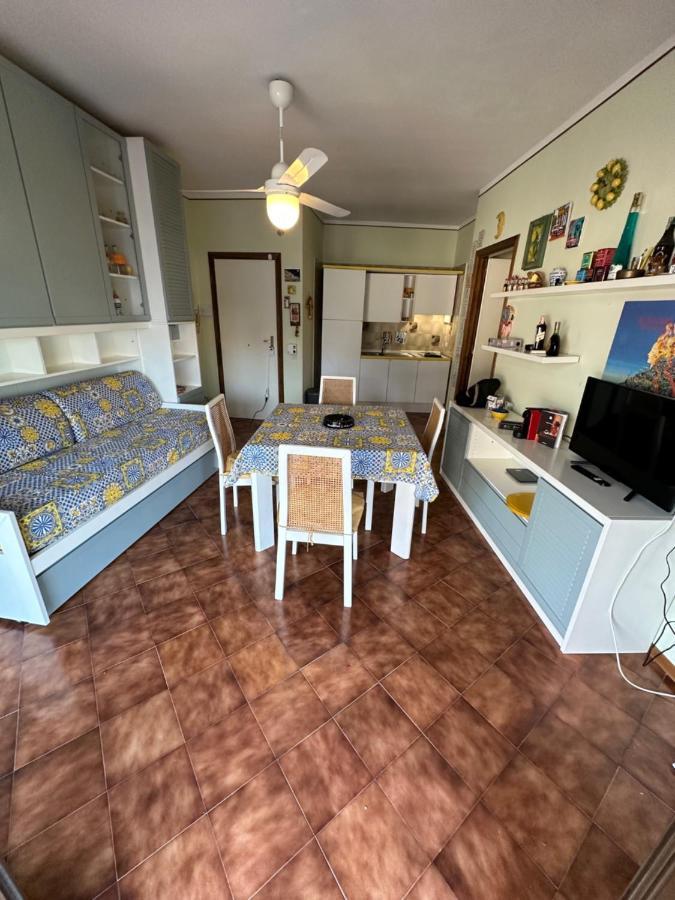 Roberto House Beach - Taormina Mare Джардіні-Наксос Екстер'єр фото